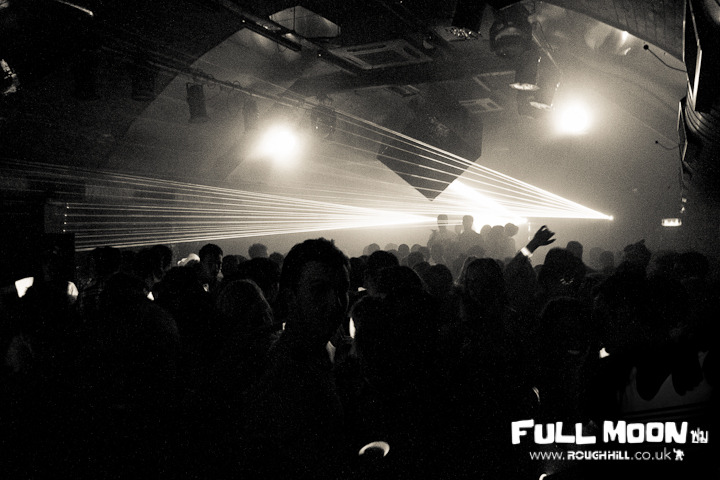 IMAGE: http://payload19.cargocollective.com/1/3/110609/2690673/fullmoon-193_720.jpg