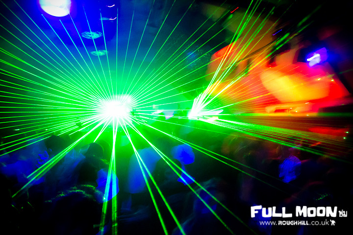 IMAGE: http://payload19.cargocollective.com/1/3/110609/2690673/fullmoon-8_720.jpg