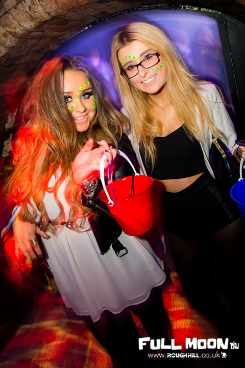 IMAGE: http://payload19.cargocollective.com/1/3/110609/2690673/fullmoon-97.jpg